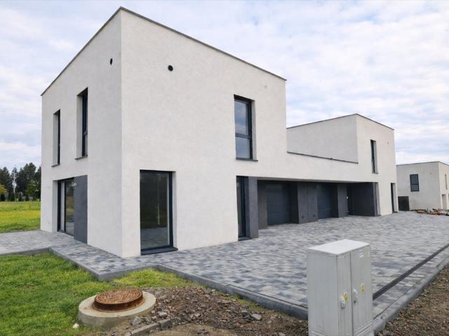 Nowoczesny dom 126,87 m² z garażem, spokojna okolica