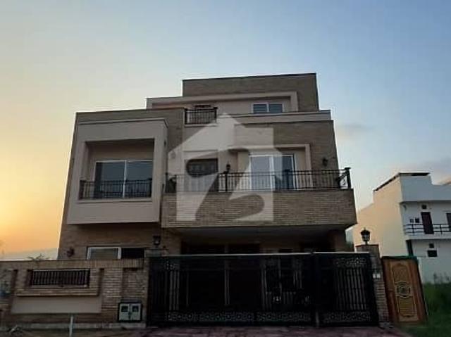 D12 luxury house for sale