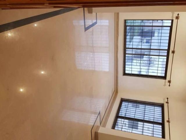 D12 upper portion 3 bedrooms 3 terrace kitchen store room S/Q car/p Islamabad E 11 ID 26636