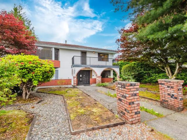 D142 Amazing 6 Bedroom Home for Rent in Prime Burnaby Location!