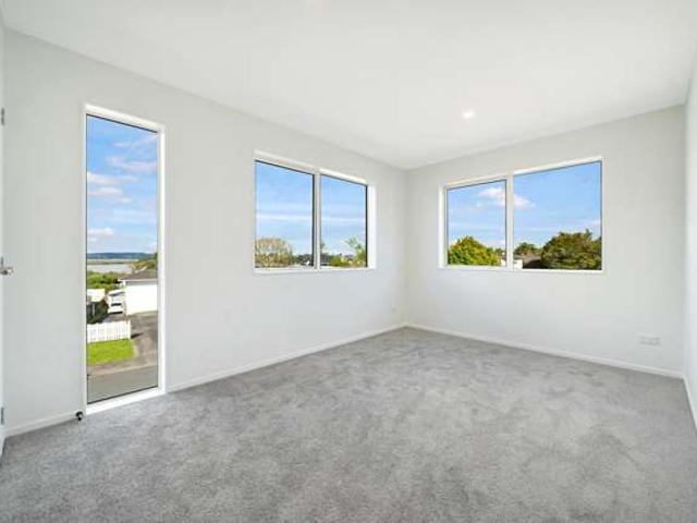 D/24 Pipitea Place, Massey, Waitakere City