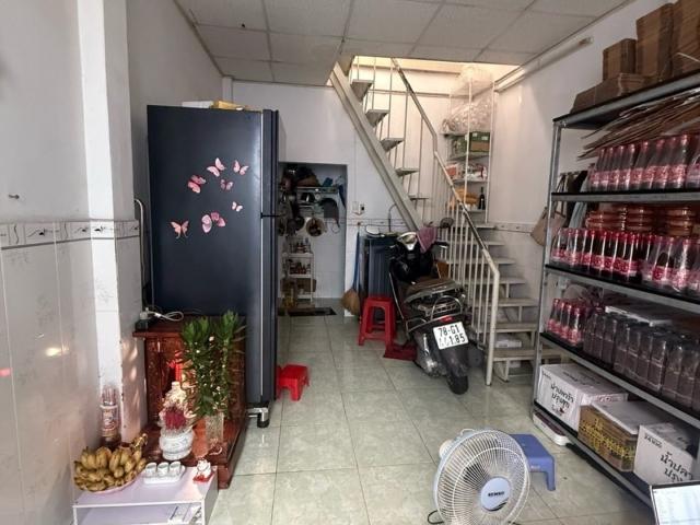 [D2631*] hiếm có! nhà 1/ phan văn trị sát emart nở hậu khủng 6m, giá 3. X TỶ