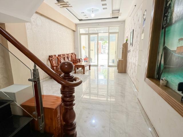 [D2725*] Nhà 4 Tầng Sân Thượng Ngắm Máy Bay Sát BV175 Giá 8. X Tỷ