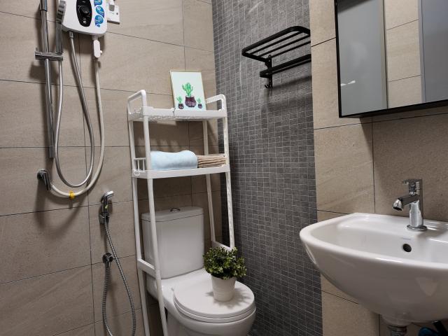 D7 Blok Seven Lagoon Perdana Condo Second Bedroom With Attach Bathroom Unit NEW FURNITURES
