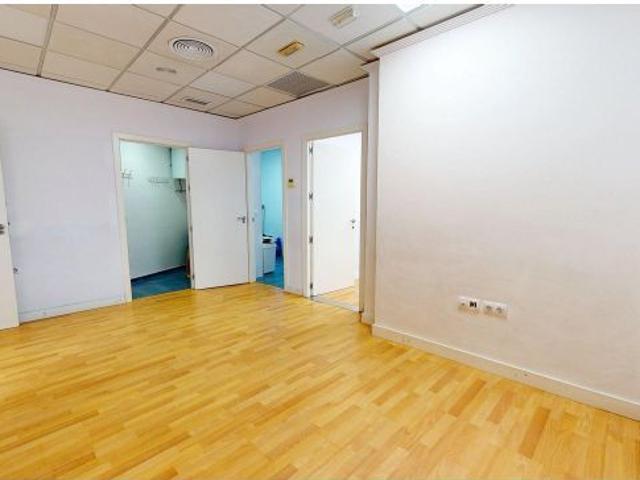 D. MAGNIFCIO LOCAL COMERCIAL EN PLENO CENTRO DE POSADAS TOTALMENTE REFORMADO, IDEAL PARA NEGOCIOS PR