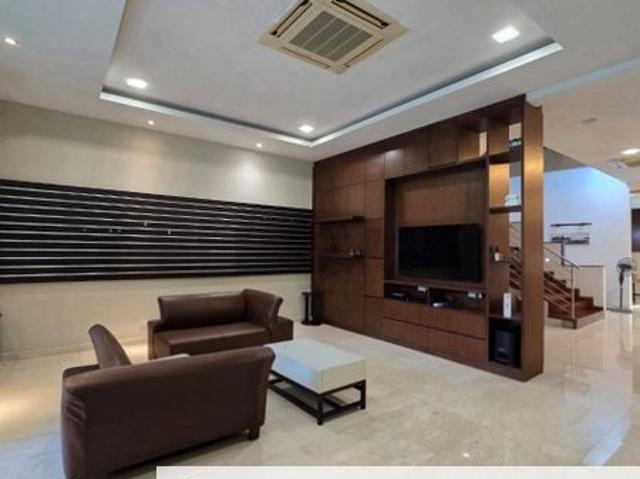 D Banyan Superlink Villa Renovated Unit