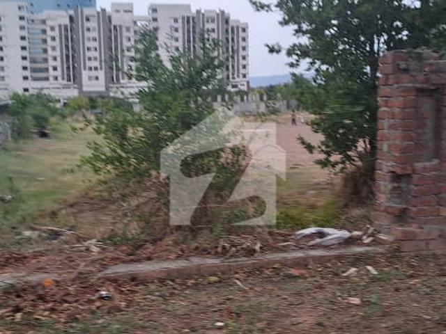 D Block 10 Kanal Plot For Sale Excellent Location At Lake Avenue Gulberg Green Islamabad
