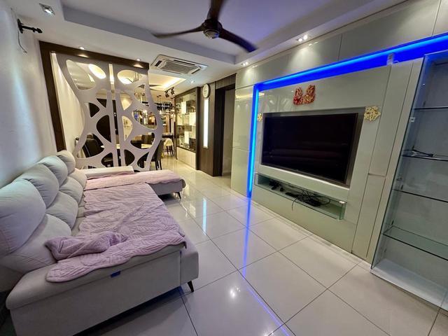 D Festivo Condo