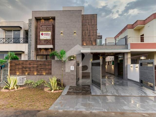 D H A Lahore 10 Marla Brand New Mazher Munir Design House With 100% Original Pictures Available For Sale