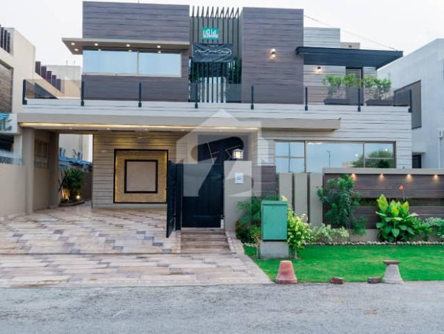 D H A Lahore 1 Kanal Brand New Mazhar Munir Design House With 100% Original Pics Available For Rent