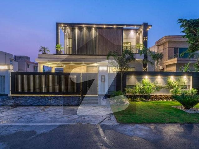 D H A Lahore 1 Kanal Brand New Mazher Munir Design House With 100% Original Pics Available For Sale