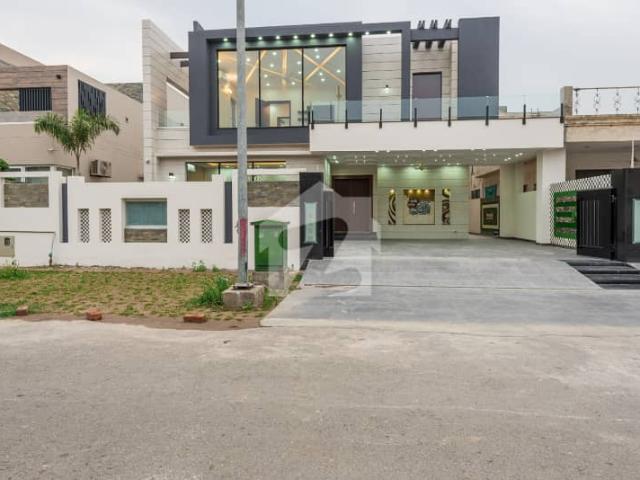 D H A Lahore 1 Kanal Brand New Mazher Munir Design House With 100% Original Pics Available For Rent