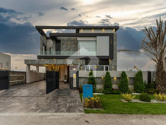 D H A Lahore 1 Kanal Mazhar Munir Design House Fully Furnished And Cinema Hall With 100% Original Pics Available For Rent