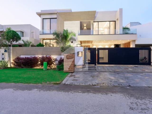 D H A Lahore 1 Kanal Mazhar Munir Design House With 100% Original Pictures Available For Rent