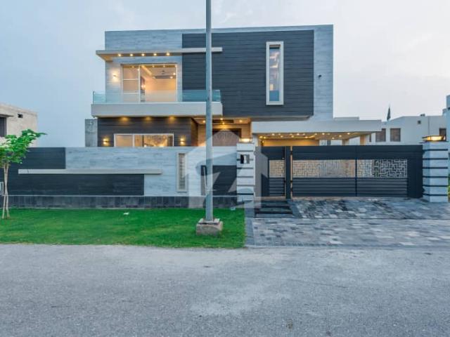 D H A Lahore 1 Kanal Mazher Brand New Munir Design House With 100% Original Pics Available For Rent