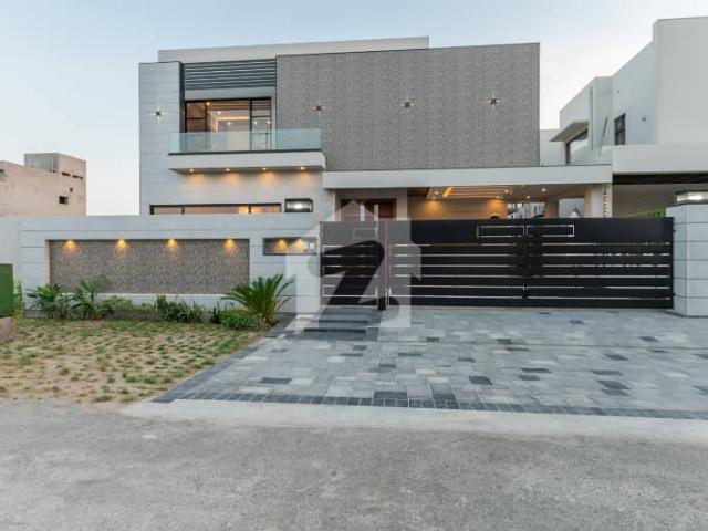 D H A Lahore 1 Kanal Mazher Munir Design House With 100% Original Pics Available For Rent