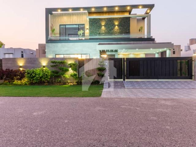 D H A Lahore 1 Kanal Mazher Munir Design House With 100% Original Pics Available For Rent