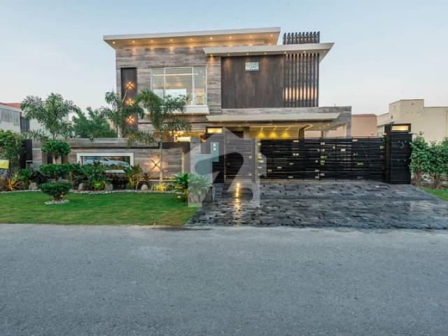 D H A Lahore 1 Kanal Owner Build Design House Fully Basement With Swimming Pool With 100% Original Pictures Available For Rent