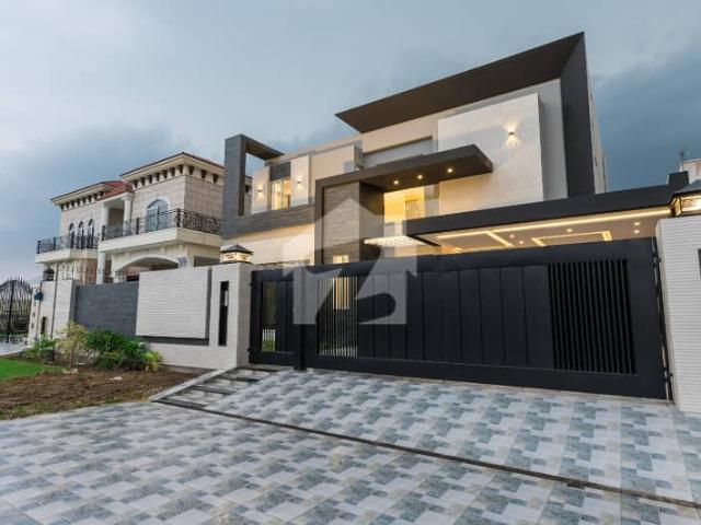 D H A Lahore 1 Kanal Stylish Design House With 100% Original Pictures Available For Rent