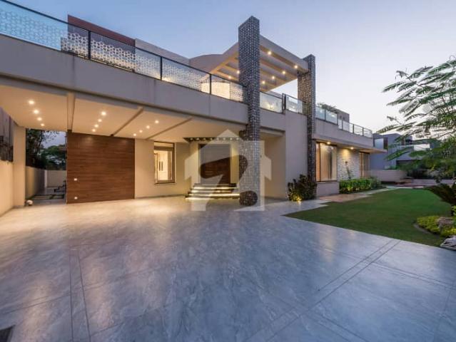 D H A Lahore 2 Kanal Owner Build Design House With 100% Original Pictures Available For Sale