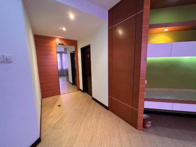d' putera, condominium