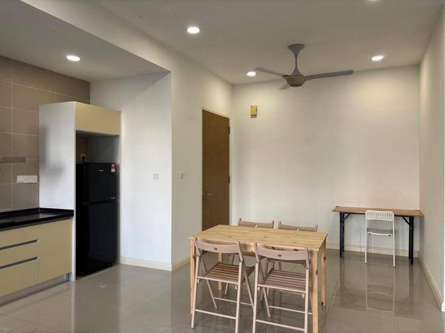 D Pristine 1 Bedroom Full Furnish Renovated Medini Cw Bus To Tuas