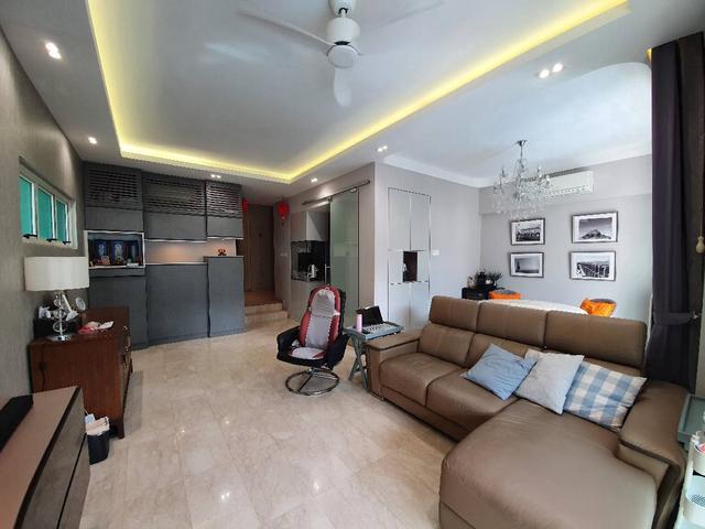D residency Kayu Ara Bandar utama 3000sf RENOVATED Dresidency