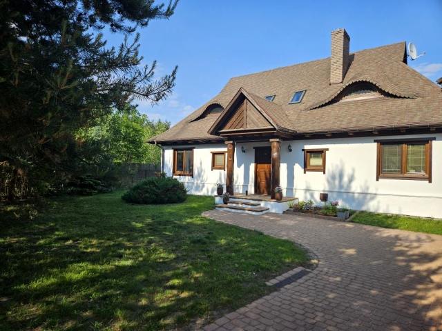 Długa 220 m², Ustanów