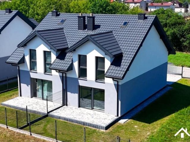 Długojowska 151,28 m², Radom