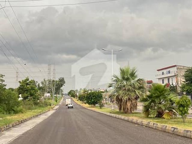 D 17/1 Extension 8 Marla Plot Available For Sale