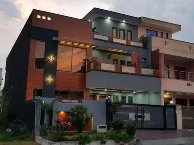 D 17 st 48 in block c 6bed 2 kitchen gas water boor income rent 40000 Islamabad F 11 ID 34549