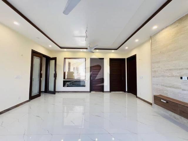 D 12/3 House Sized 1 Kanal For Rent