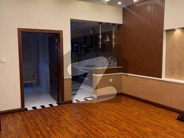 D 12/1 4 Marla House For Rent 4bed With Washroom Lounge 2 Kitchen Servant Parking Gas Electric