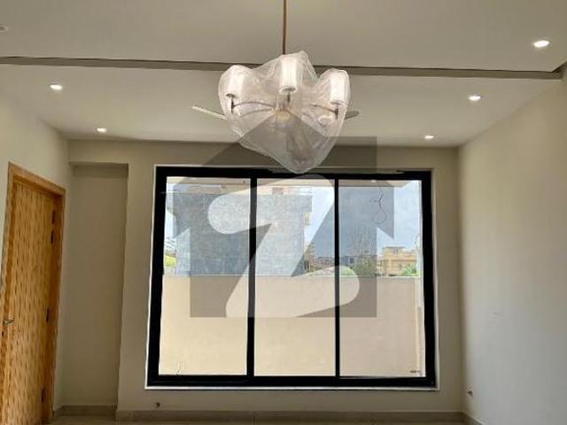 D 12/4 5.5 Marla the Luxurious House For Sale D 12/4