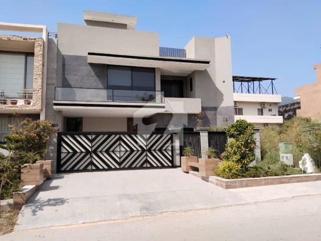 D 12/4 Brand New Fully Furnished Double Storey House for Sale 3570 Corner, 5 Bed, Servant Quarter, Big Road Facing