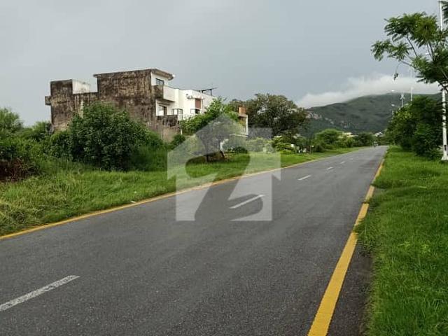 D 12 Double Road Park Face Plot with Extra Land For SALE