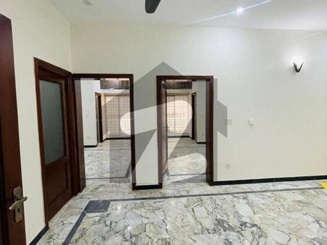 D 12 Islamabad 8Marla House For Rent 5bed with washroom D/ Tvl Kichen Servant Room No Gas Electric Available D 12