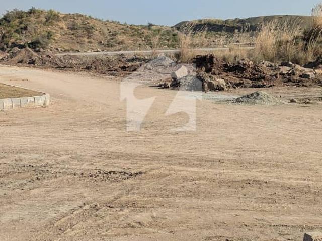 D 13/3 1 Kanal beautiful urgent second cornor plo for sale
