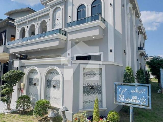 Dc Colony 10 Marla Corner Decent House For Sale