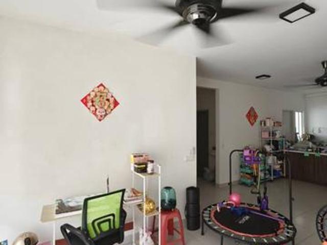 DCerrum Apartment Semenyih 949sqft Freehold 3R2B Corner Poo