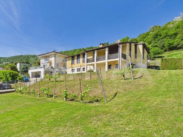 Da vendere a Sessa: Casa indipendente con ampio terreno edificabile