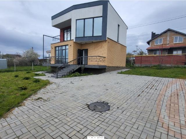 дача 1073 m2 Украинка с