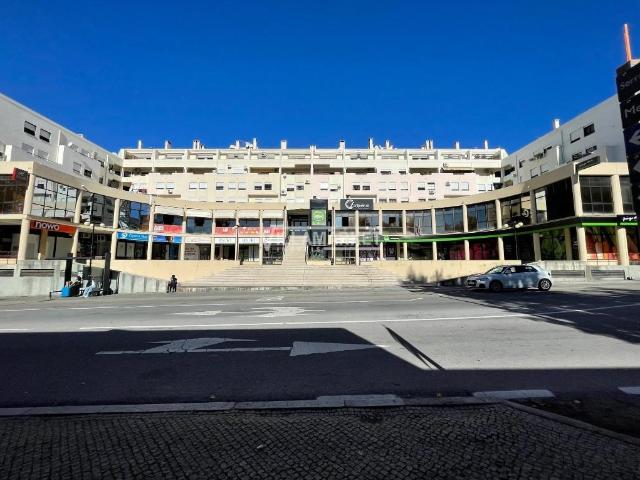 da banca com 98 m2 inserida no Centro Comercial Fontedeira em Portalegre, Portalegre, Centro Comercial Fontedeira