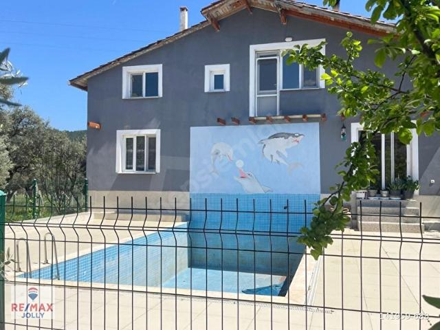 Dağkızılca 'da 6055 M İçerisinde Çiftlik & Havuzlu Villa