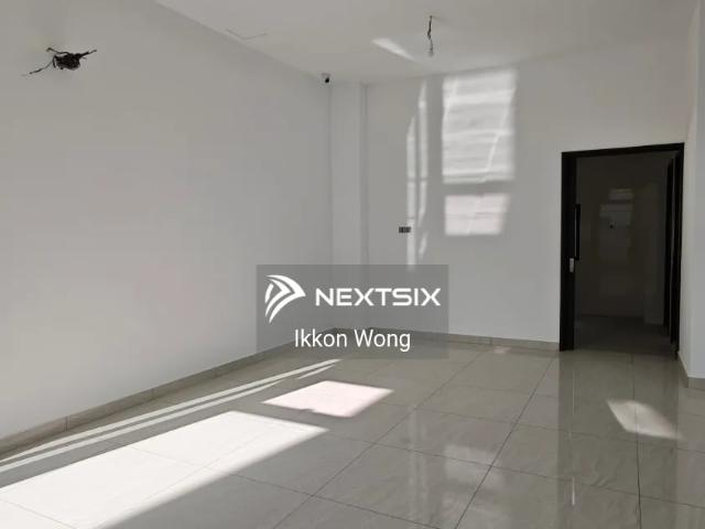 大款双层排门牌美美, 屋况美美, 厨房和楼上后面extend 到完, 空间感满满