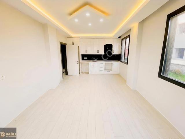 Dağlı !gayrimenkul'den|bahçe Kullanımlı|otoparklı|2+1|daire!