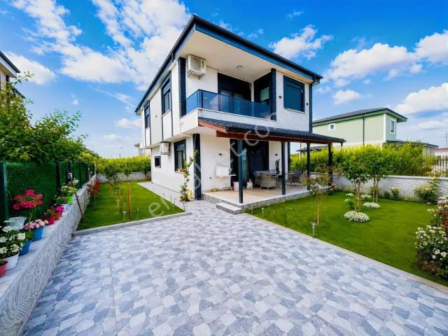 Dağlı !gayrimenkul'den|geniş Bahçeli|lüks|3+1|villa!