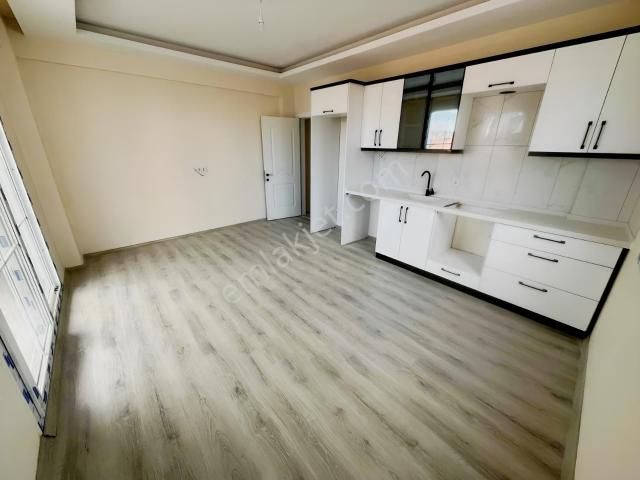 Dağlı Gayrimenkul'den Kiralık 2+1 Sıfır Daire Cadde Üzeri
