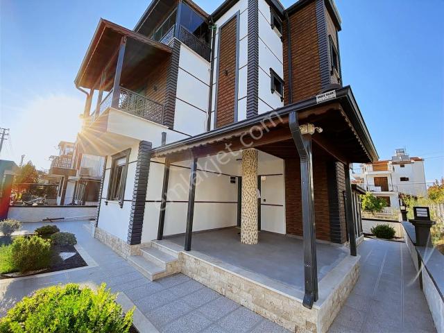 Dağlı !gayrimenkul'den Sıfır 4+1 Müstakil Lüks Yapım Villa !