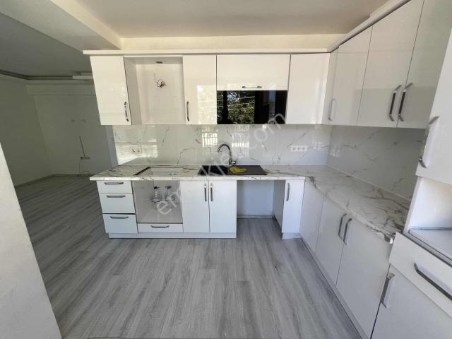 Dağlı Gayrimenkul'den 2+1 Kiralık Merkezi Konumda Fırsat Daire